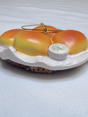 NEW! Texas Roadhouse 2023 Holiday Ornament Cinnamon Butter Dinner Rolls Basket